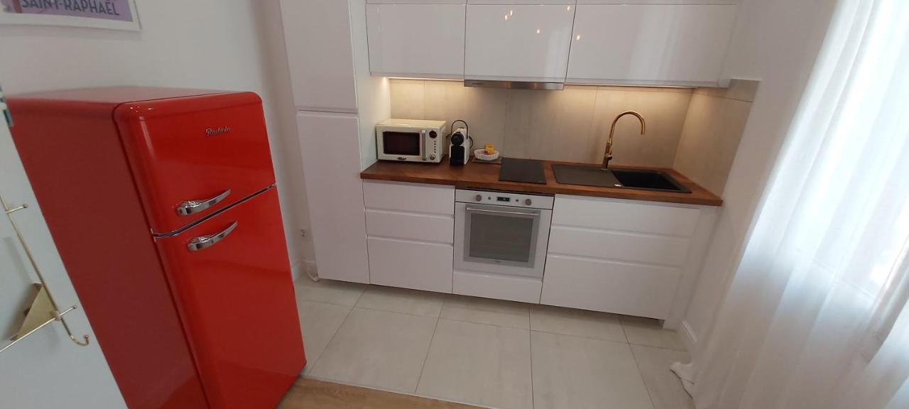 123 Sadi Carnot, Classe 2 Etoiles Saint-Raphaël Buitenkant foto