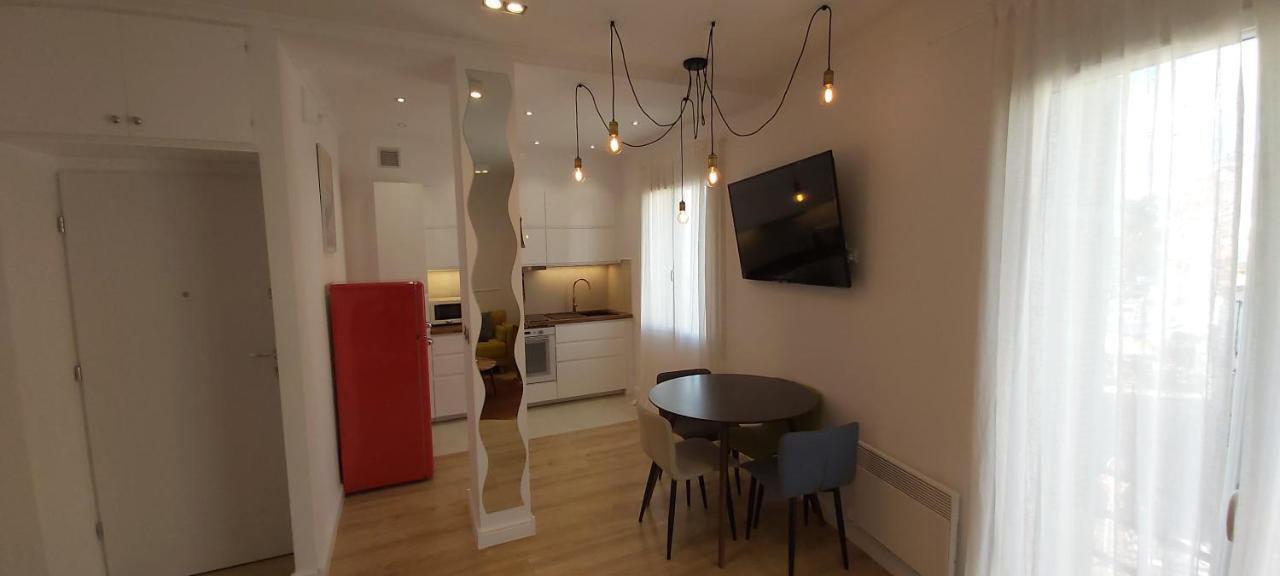 123 Sadi Carnot, Classe 2 Etoiles Saint-Raphaël Buitenkant foto