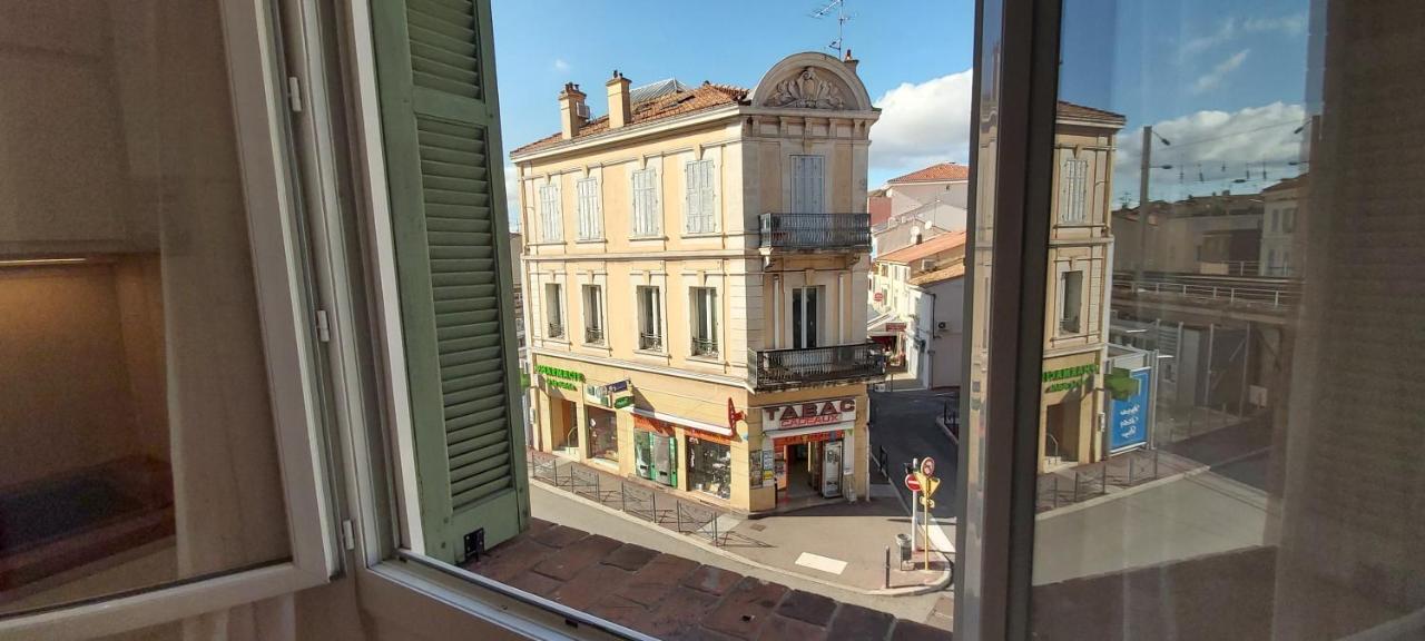123 Sadi Carnot, Classe 2 Etoiles Saint-Raphaël Buitenkant foto