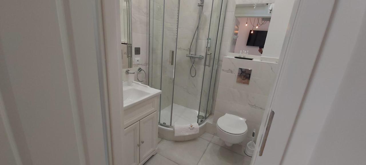 123 Sadi Carnot, Classe 2 Etoiles Saint-Raphaël Buitenkant foto